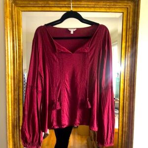 Lucky Brand Burgundy Long Sleeve Elastic Cuff Henley Top.